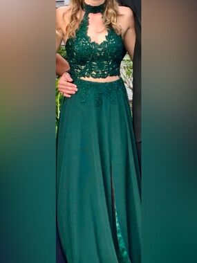 Faviana Emerald Green 2 piece evening gown/prom dress.